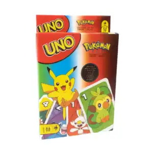Juegos de cartas UNO y Pokémon en caja con Pikachu y Pokémon en la portada.