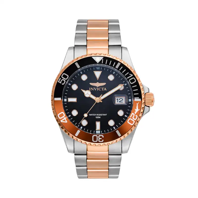 Reloj Invicta plateado con bisel negro y detalles en oro rosa, resistente al agua y con calendario.