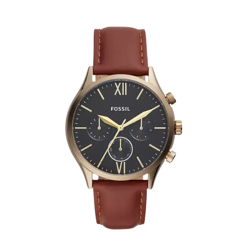 Reloj Fossil BQM2404 con esfera negra y correa de cuero marrón, ideal para estilo casual y formal.